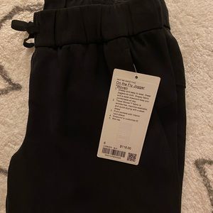 Lululemon On The Fly Jogger* Size 6* Black*NWT